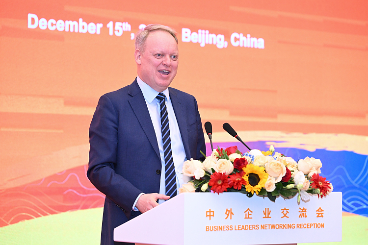 Mr. Jens Eskelund, President of the European Chamber met with Mr. Ren Hongbin, Chairman of China Council for the Promotion of International Trade in Beijing